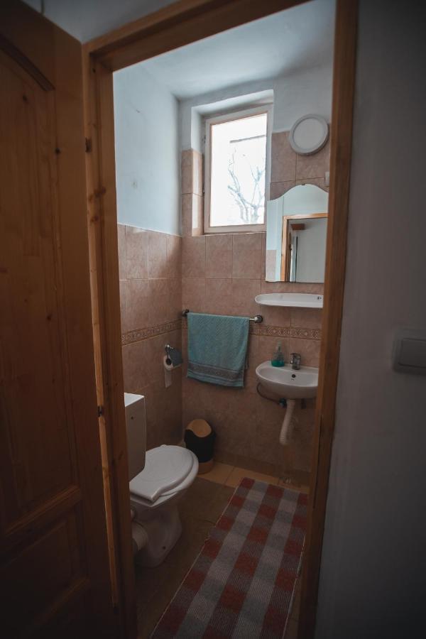 Sziklakert - Életöröm Vendégház Rimetea Exterior foto