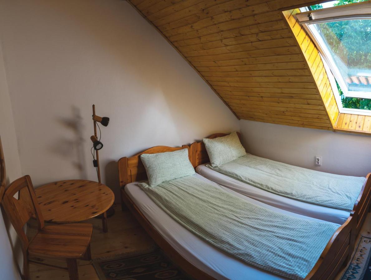 Sziklakert - Életöröm Vendégház Rimetea Exterior foto