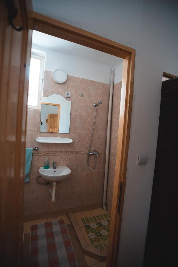Sziklakert - Életöröm Vendégház Rimetea Exterior foto