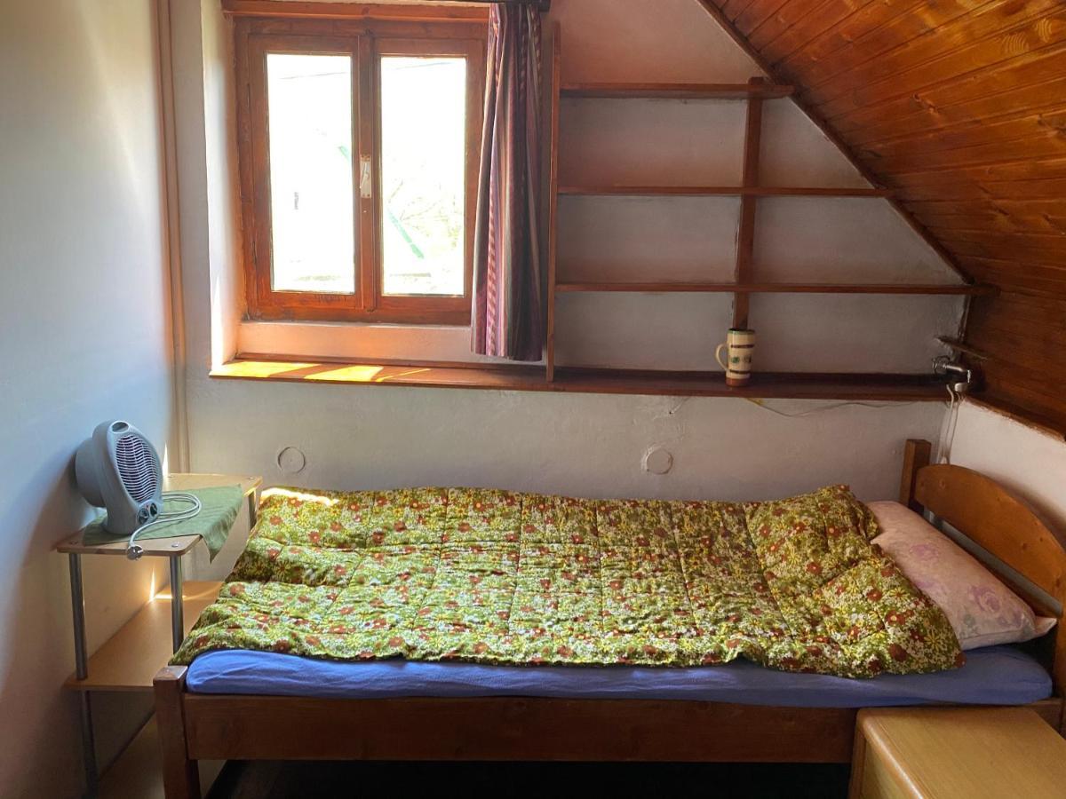 Sziklakert - Életöröm Vendégház Rimetea Exterior foto