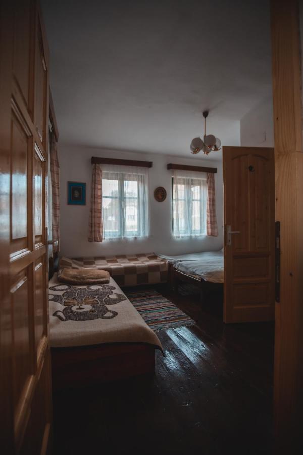 Sziklakert - Életöröm Vendégház Rimetea Exterior foto