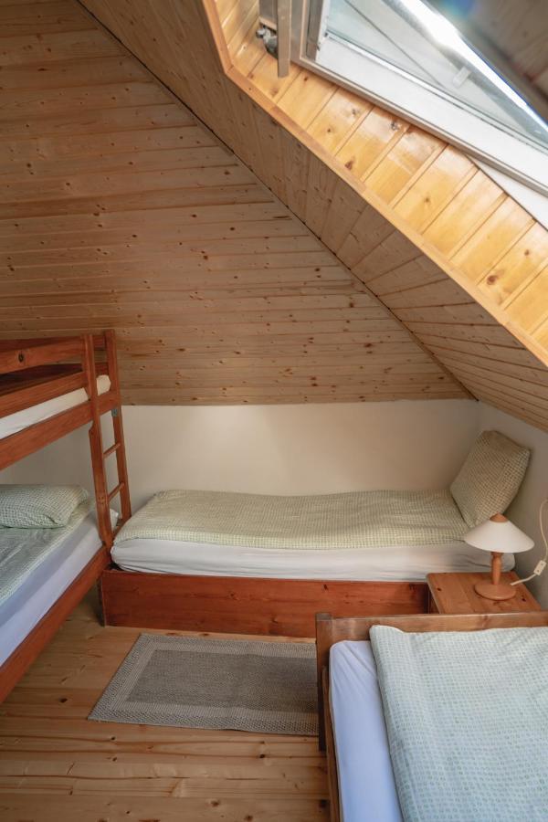 Sziklakert - Életöröm Vendégház Rimetea Exterior foto